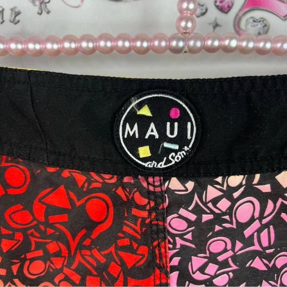 Maui and Sons shorts board swim trunks Red and Black Patterned Men's Shorts